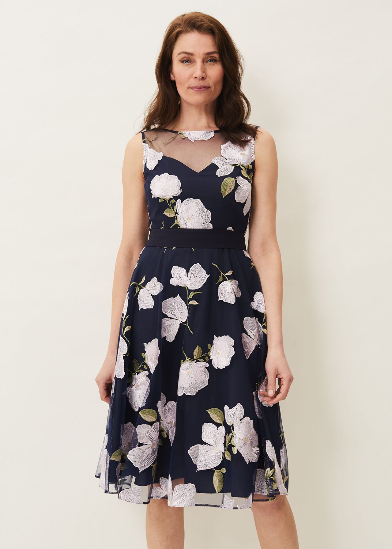 Charlotte Kleid mit Blumenstickerei